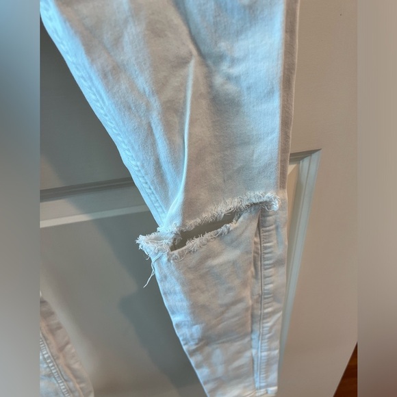 Hollister White Denim with Brown Patch - Picture 4 of 12